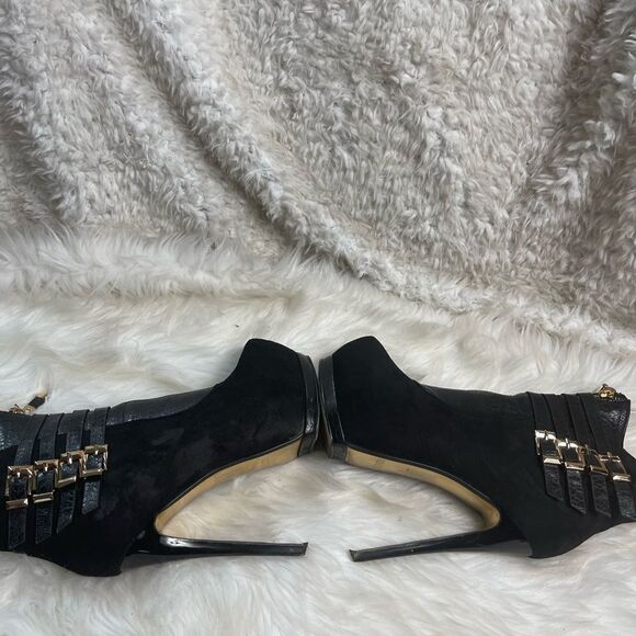 Bebe synthetic suede & lizard print hidden platform heels gold tone buckles SZ8 - Picture 9 of 13